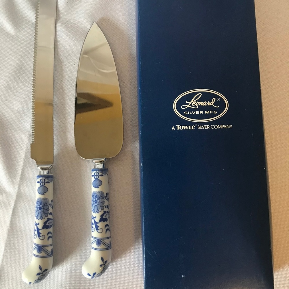 VTG Wedding Cake Server Set Blue Dutch Porcelain